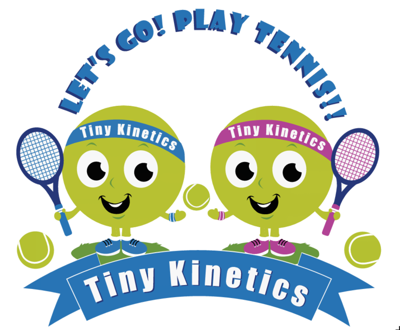 TinyKinetics logo: twee tennisbal-karakters met rakette / two tennis ball characters with rackets
